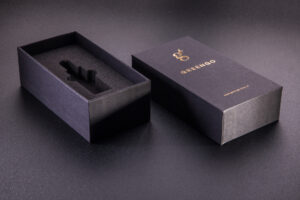 Box Lid and Bottom with foam inlay but with different lightning :-)