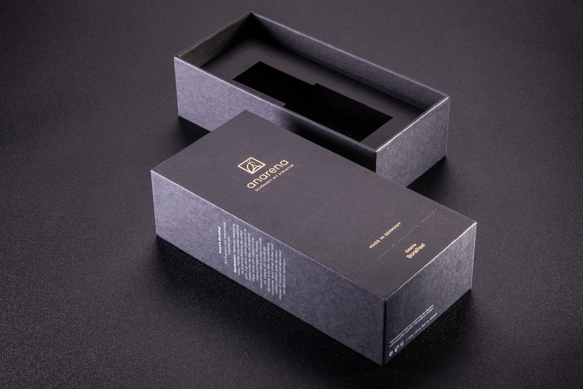 Ozdobne pudelko premium na kosmetyki. Papier ozdobny, embossing, hot-stamping, sitodruk. 