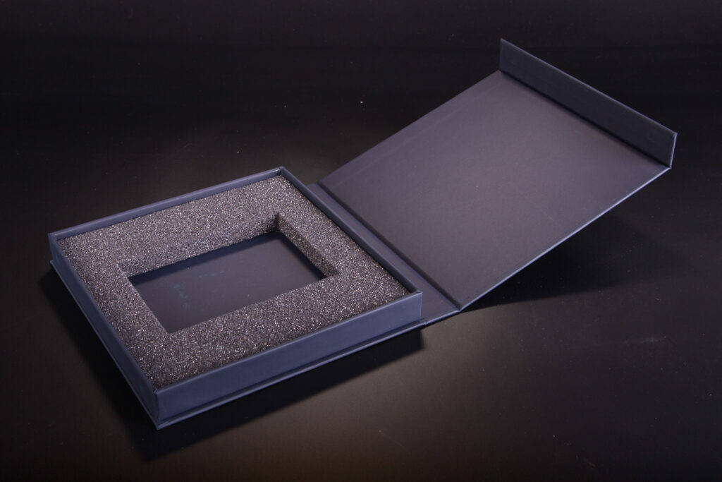 proste wypelnienie piankowe w pudelku magnetycznym img 2038