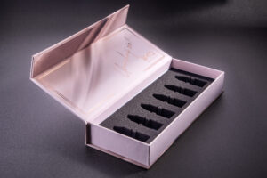 Magnetic closure box for nail vanish.