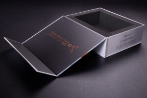 Another good looking rigidbox.