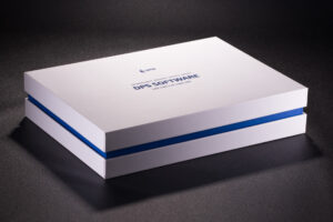 Zamknięte pudełko z burtą. Nadruk offsetem folia matowa nierysująca. 