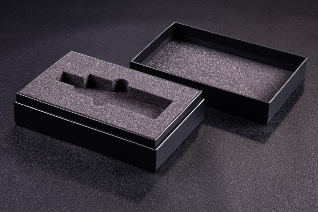 pudelko z niska burta i wypelnieniem z pianki e42a1405 edit