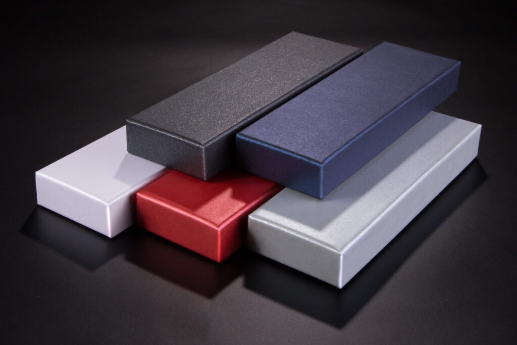 Pudełka clamshell na długopisy w różnych kolorach