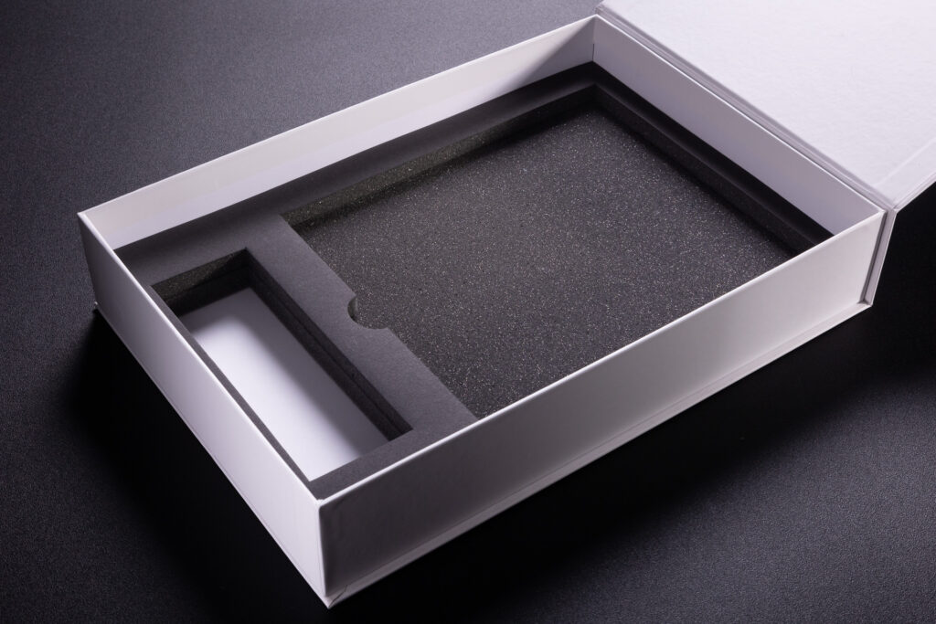 wkladka wypelnienie pudelka z pianki i kartony na dwa elementy e42a2124