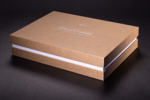 zamkniete pudelko w ekologicznej okleinie pasek burty e42a2662 edit