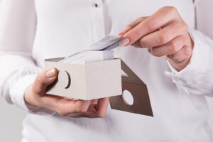 latwe wyciaga wizytowek z pudelka click box img 0828