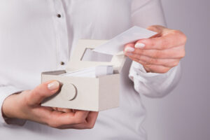 otwor w dnie pudelka img 0832