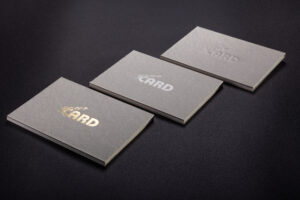 Elegsnckie etui na kartu prezentowe w wersji ekologicznej z różnokolorowym hor stampingiem