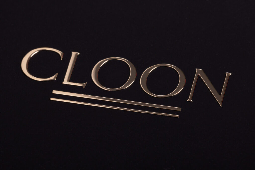 znak metal na pudelku e42a6529 edit